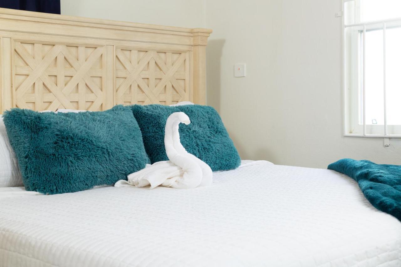 La Vue De Basseterre Apartments - Luxury In Bird Rock Εξωτερικό φωτογραφία
